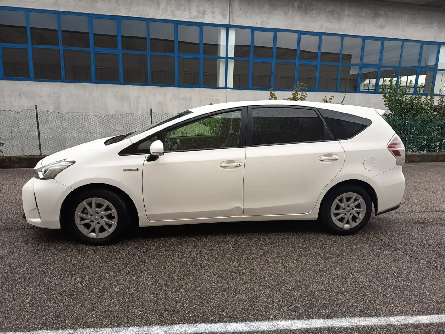 Toyota Prius+ Prius+ 1.8 Lounge 7 POSTI Biały - 1