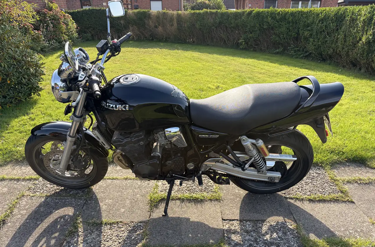 Suzuki GSX 750
