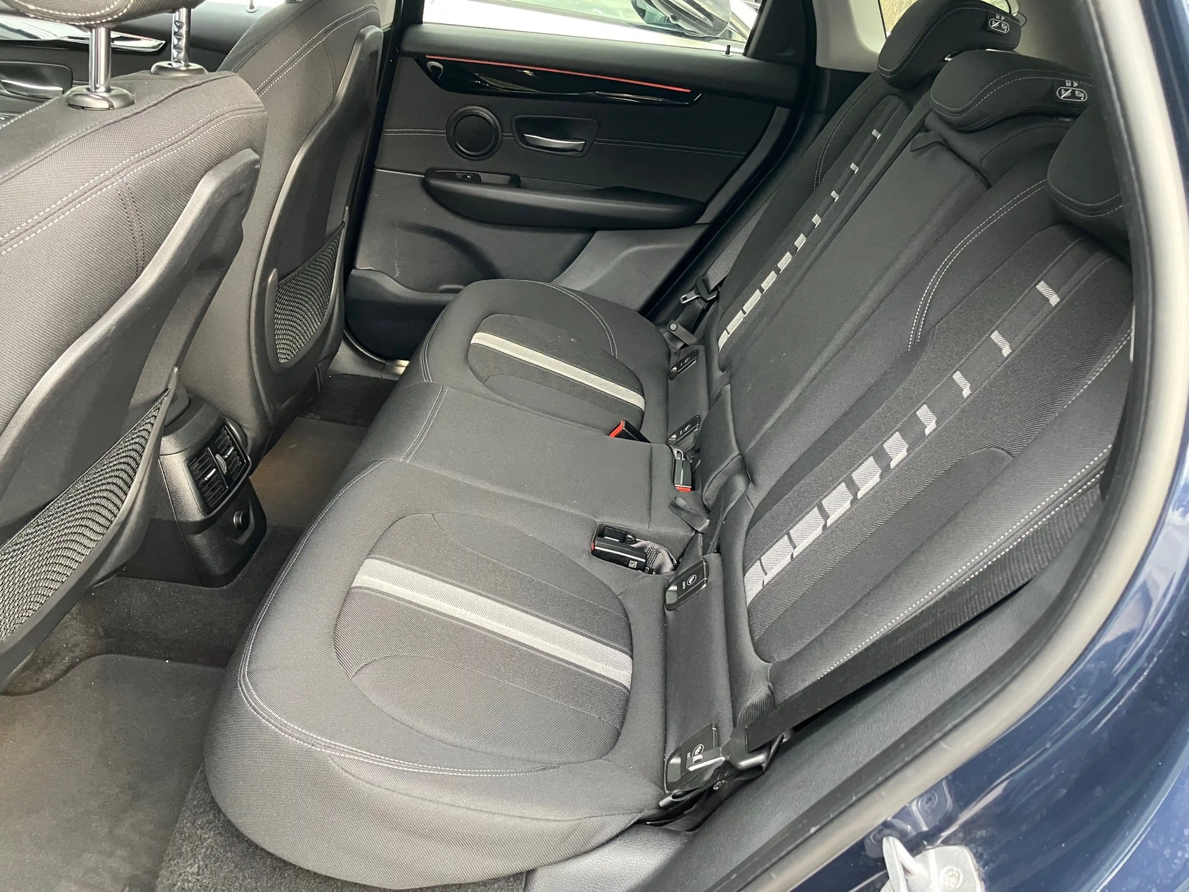 BMW 225 225 xe Sport Line, Aut., Allrad, Navi, Kamera — photo 9