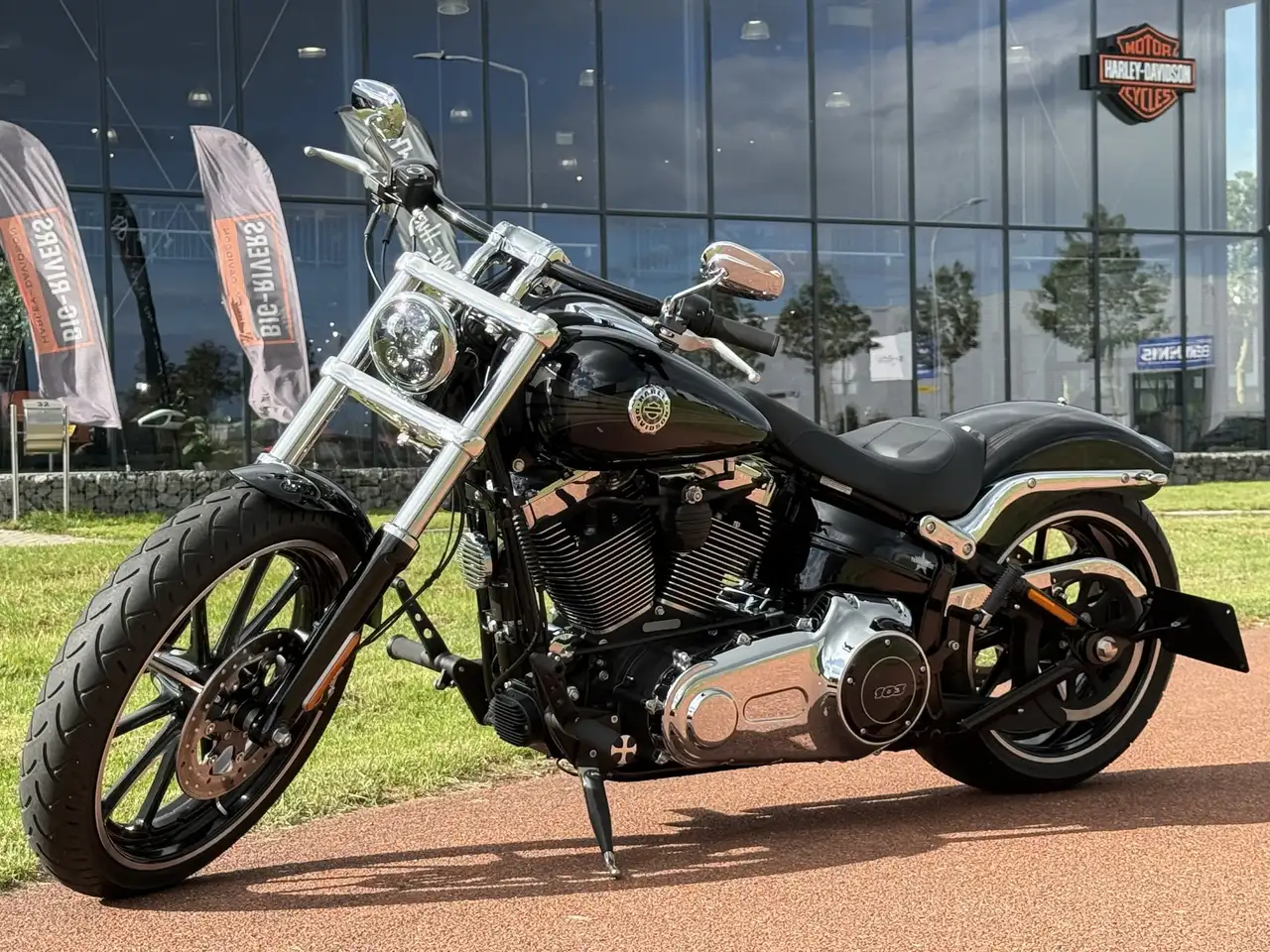 Harley-Davidson Breakout