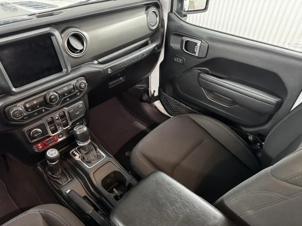 Jeep Wrangler снимка Jeep Wrangler