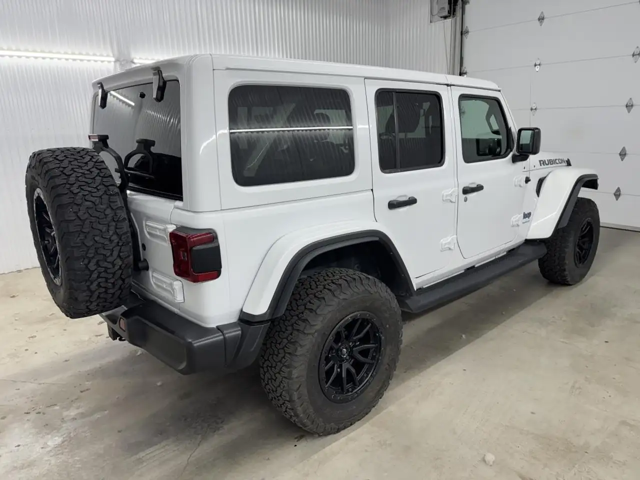 Jeep Wrangler снимка Jeep Wrangler