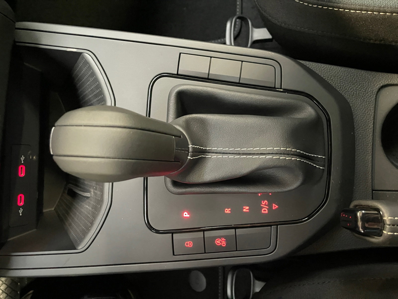 SEAT Arona 1.0 TSI (116pk) Play /// AUTOMAAT /// Automatische airco /// Apple Carplay & Android Auto /// — photo 9