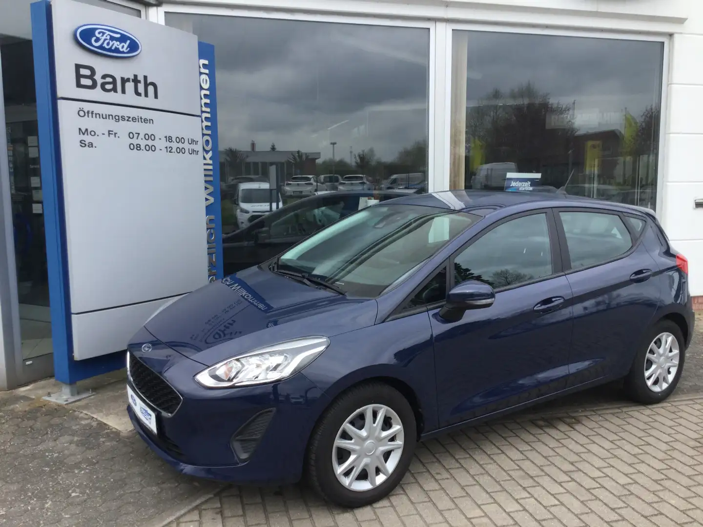 Ford Fiesta 1.1 S/S Cool & Connect DynLi Navi PDC Blauw - 2