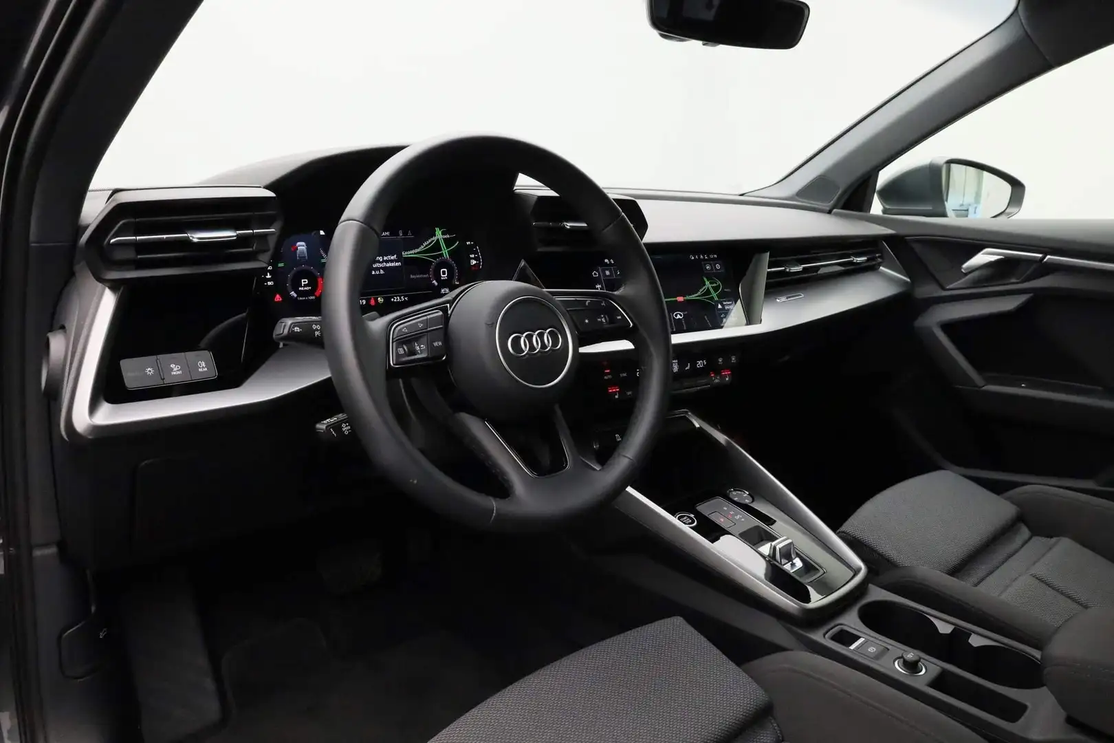 Audi A3 Sportback 35 TFSI 150PK S-tronic Advanced Edition Grijs - 2