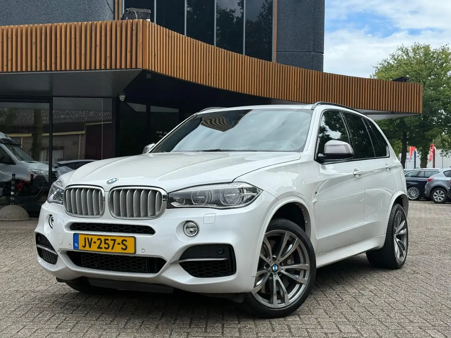 BMW X5 M50d/M-Pakket/Pano/HUD/Standkachel/Trekhaak/Keyles Blanco - 1