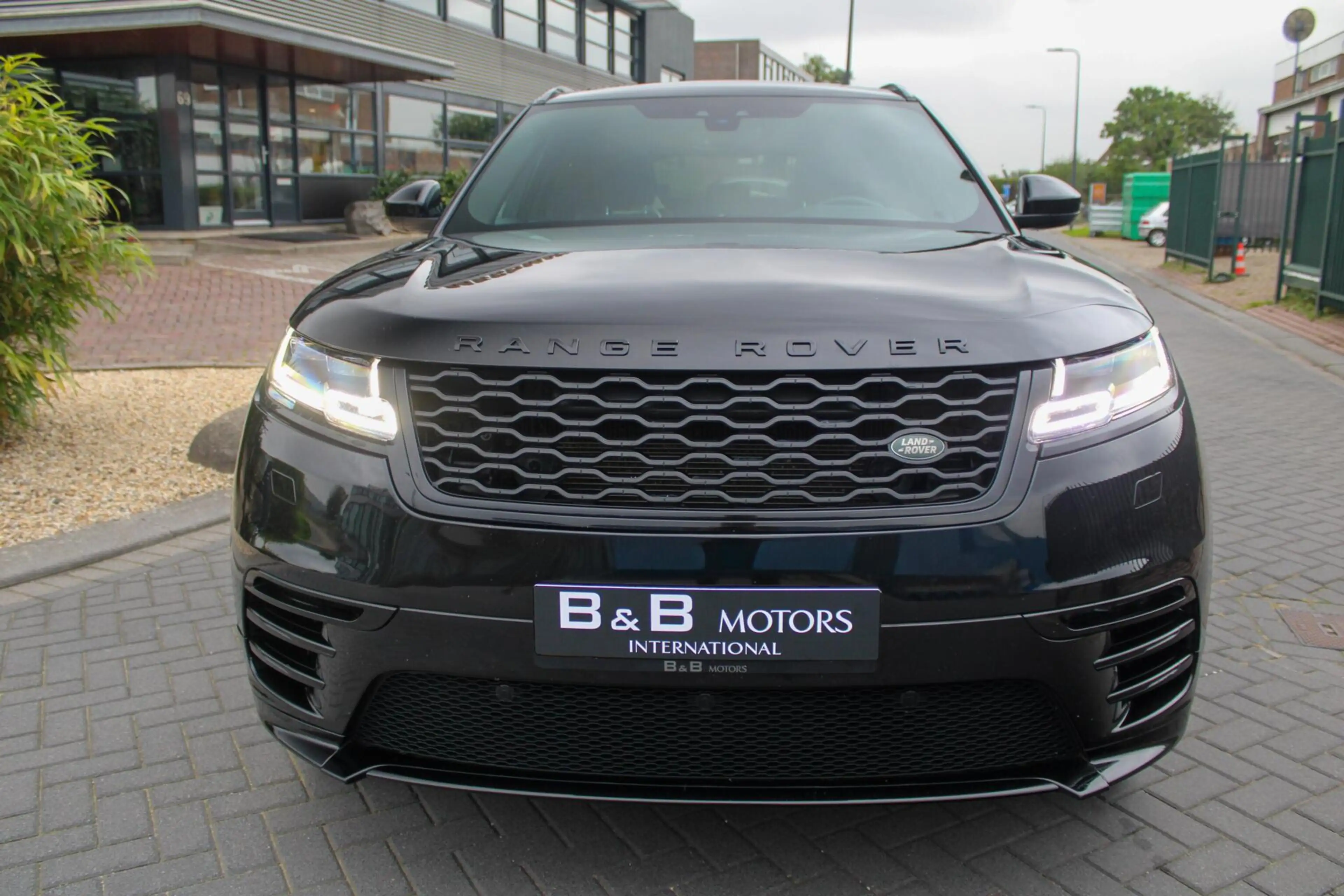 Land Rover Range Rover Velar 2.0 I4 AWD R-Dynamic S|GARANTIE — photo 2