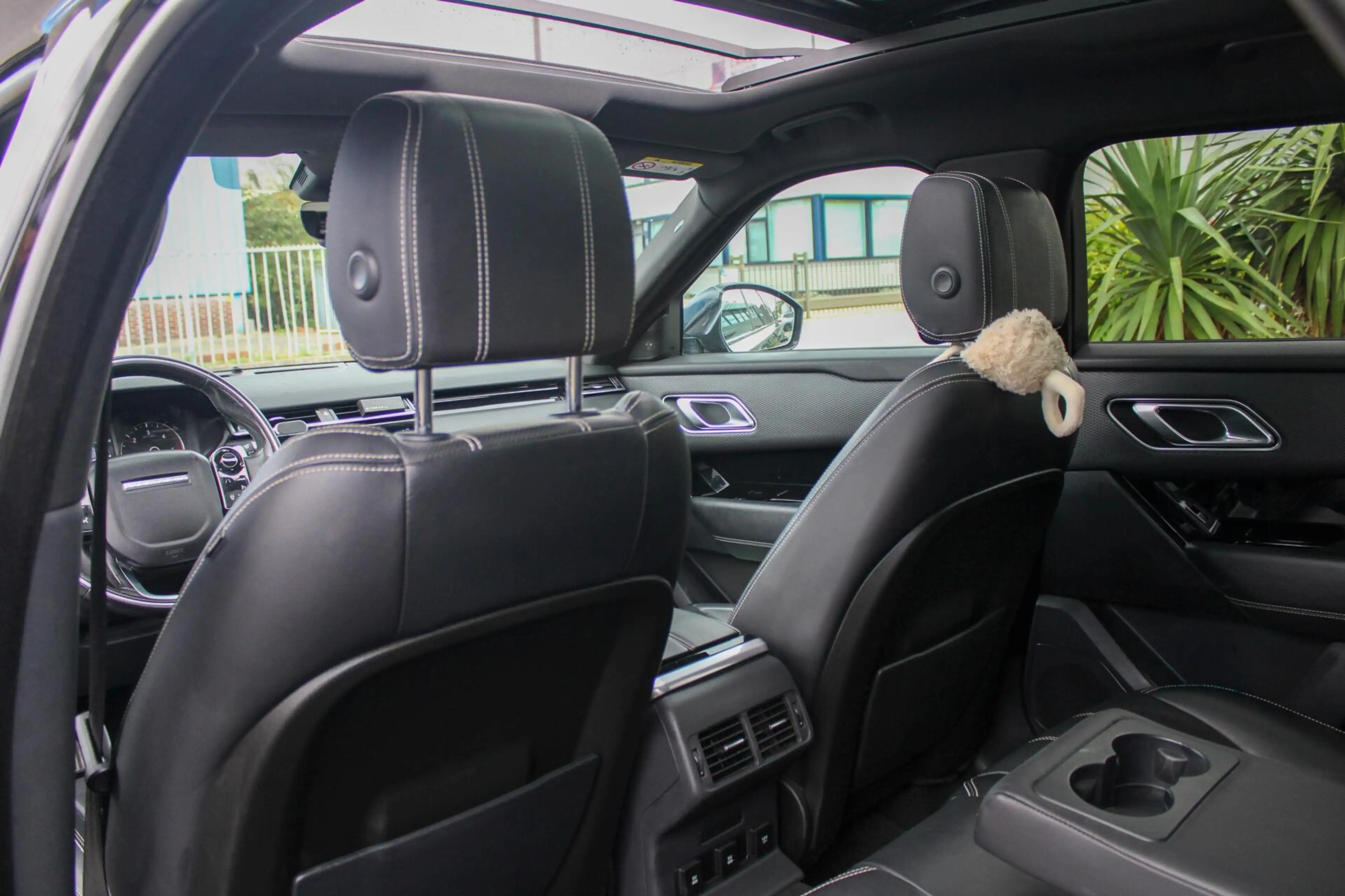 Land Rover Range Rover Velar 2.0 I4 AWD R-Dynamic S|GARANTIE — photo 12