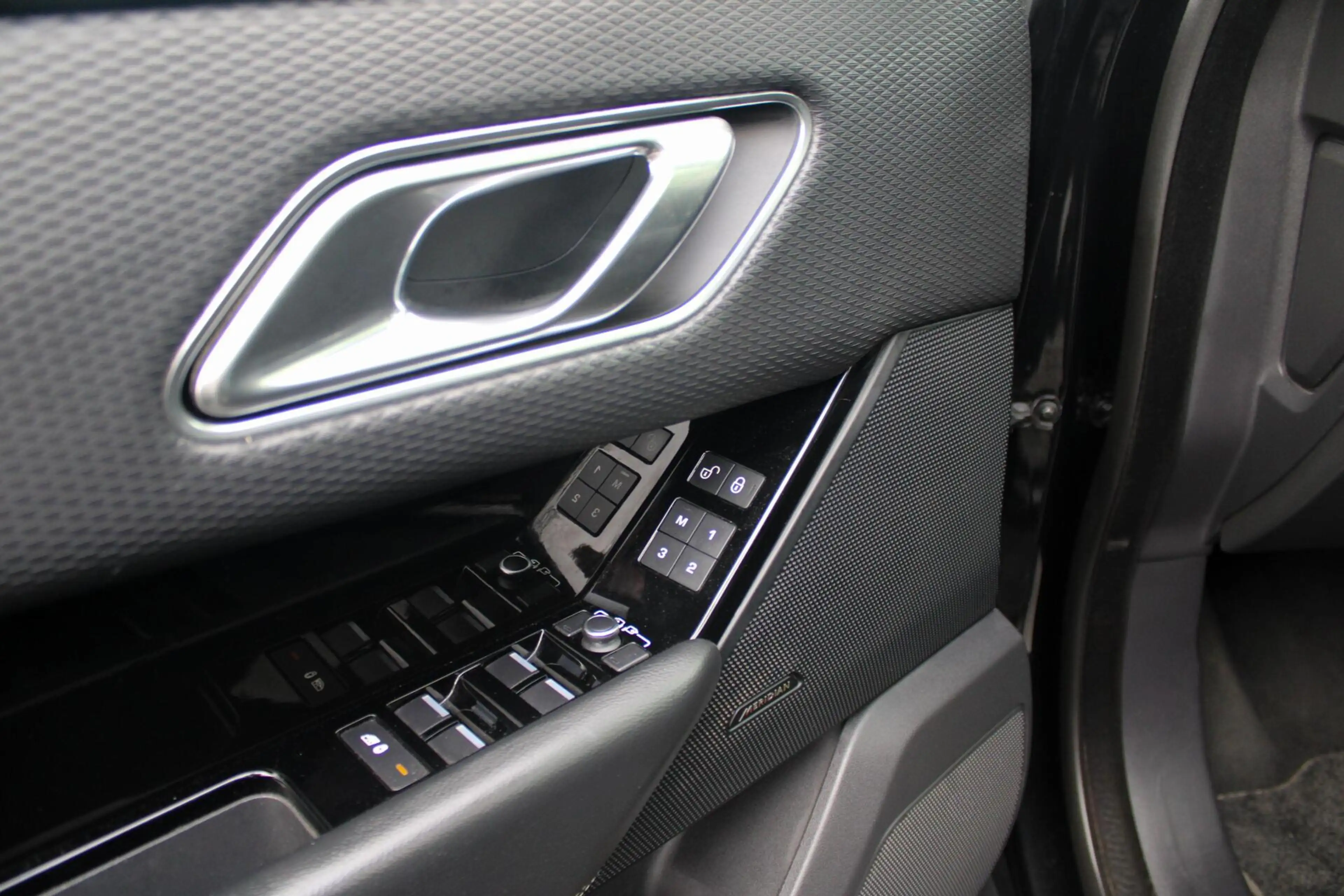 Land Rover Range Rover Velar 2.0 I4 AWD R-Dynamic S|GARANTIE — photo 7