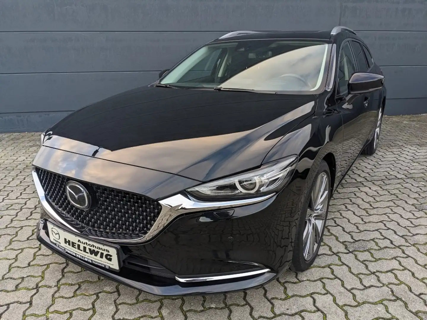 Mazda 6 Kombi 2.2l Sports-Line AHK Leder Bose GSD Navi Schwarz - 2