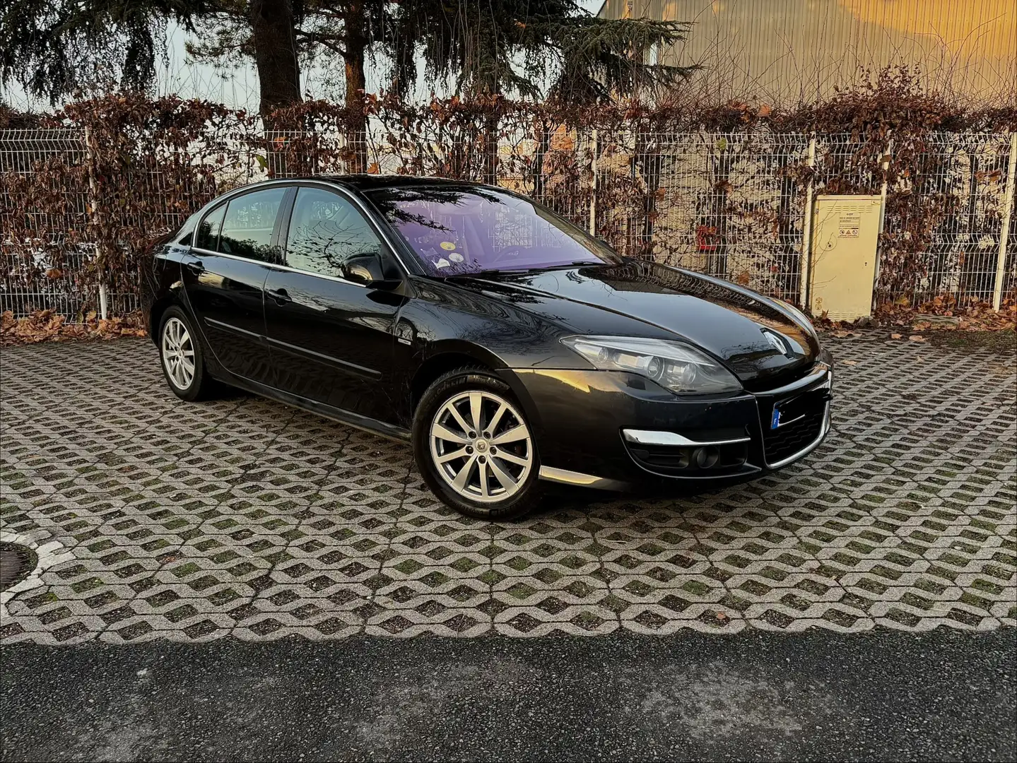 Renault Laguna 2.0 dCi 175 Bose Edition A Noir - 2
