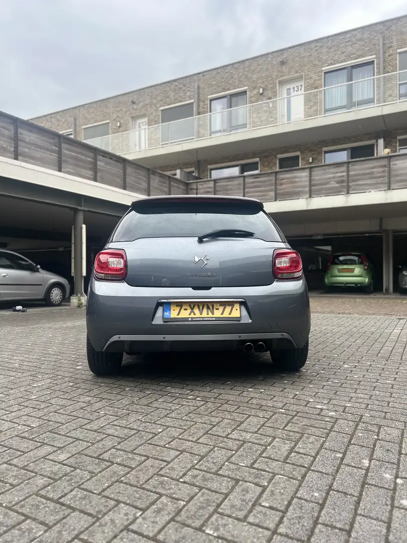 Citroen DS3 1.6 THP Sport Chic Grijs - 2