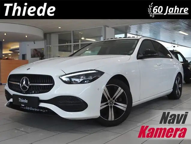 Mercedes-Benz C 200 LIM. AVANTGARDE 9G NAVI/LED/KAMERA/PANO.