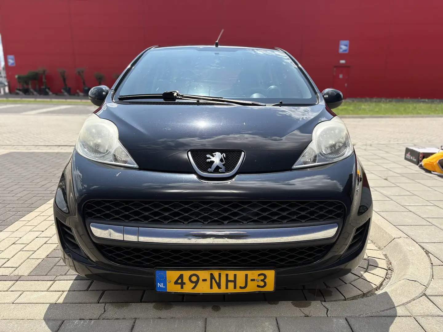 Peugeot 107 1.0-12V Urban Move Černá - 1