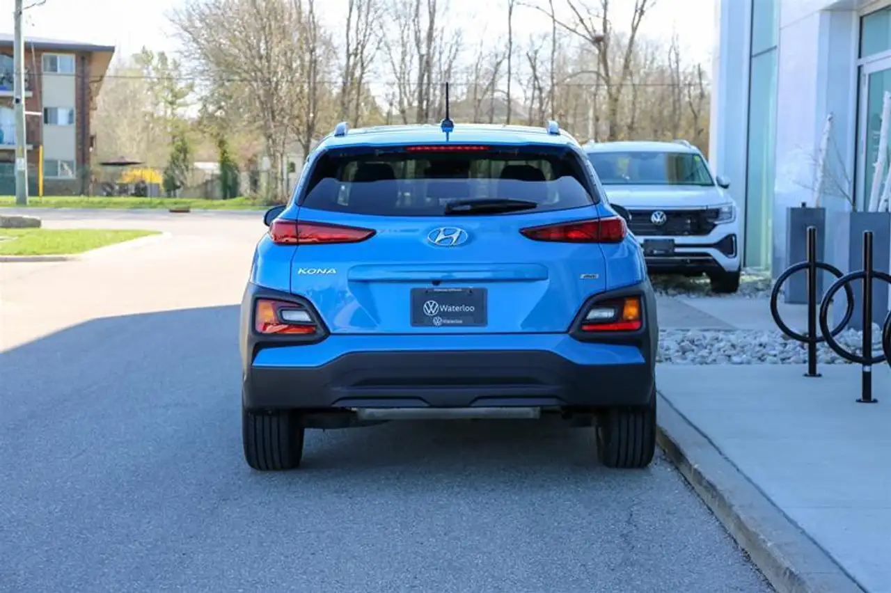 Hyundai KONA снимка Hyundai KONA
