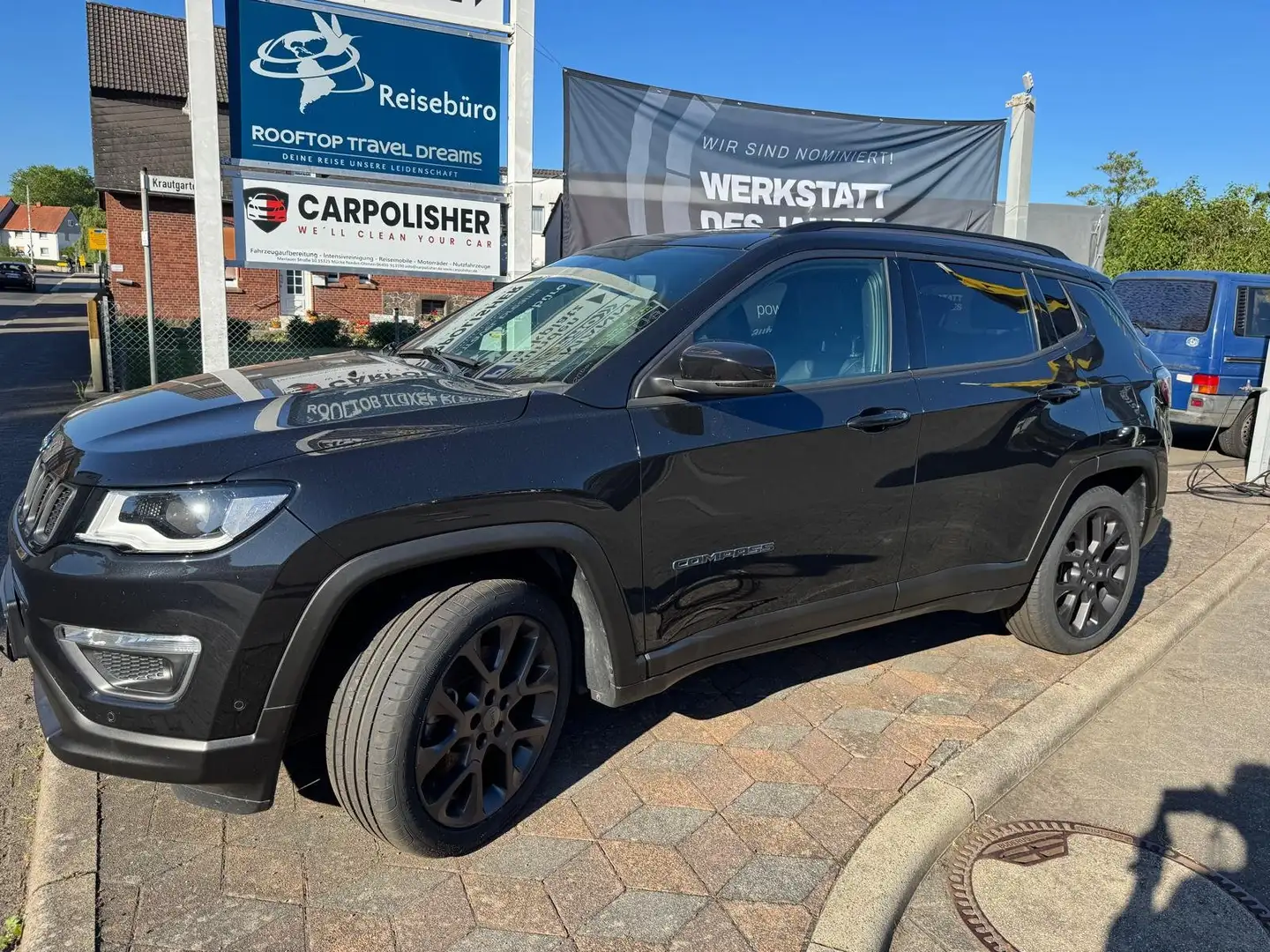 Jeep Compass S Plug-In Hybrid 4WD Schwarz - 1