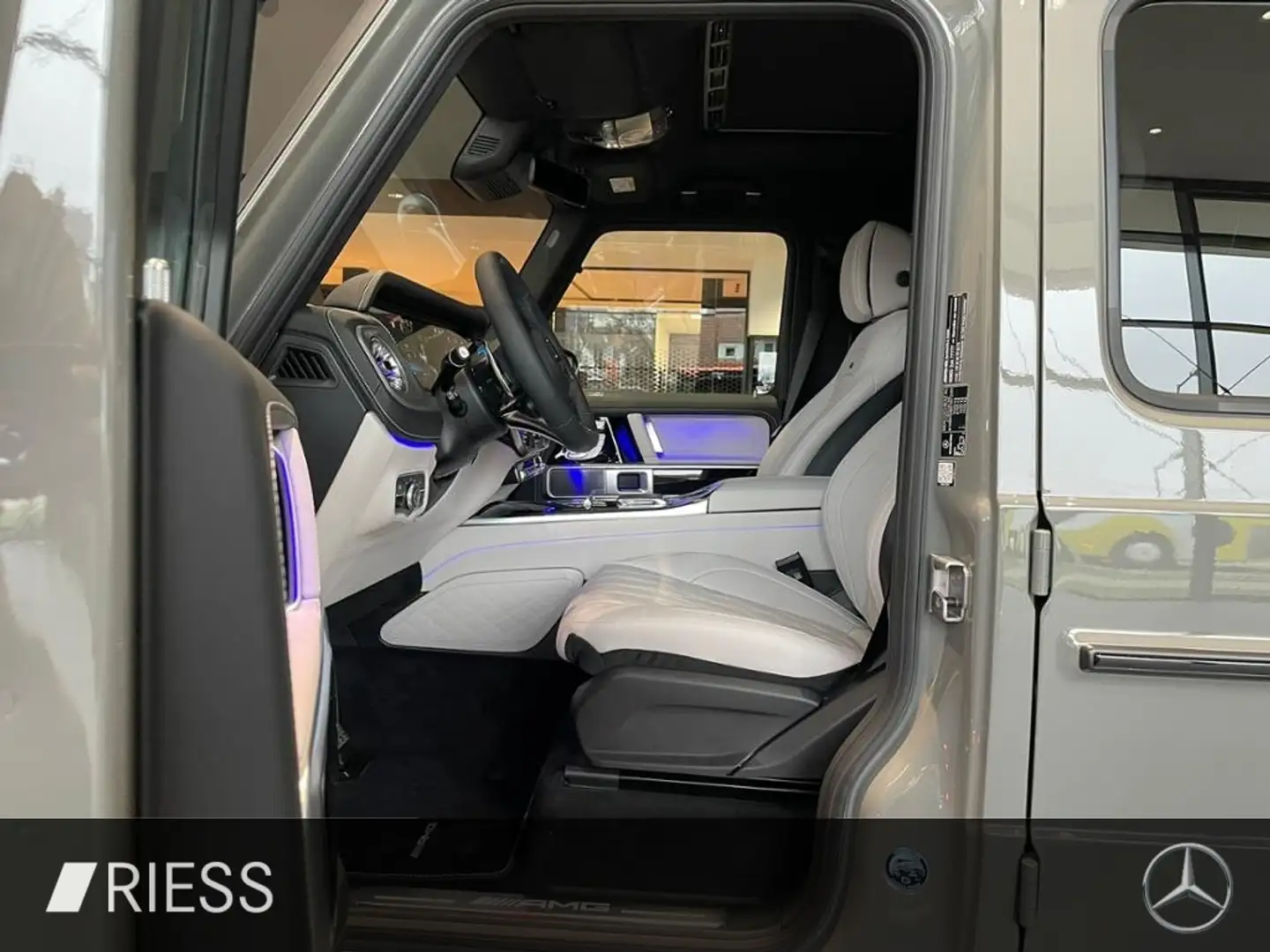 Mercedes-Benz G 63 AMG STDHZG+DISTR+KEYL+FOND ENTERTAIN+360°+ Grau - 2