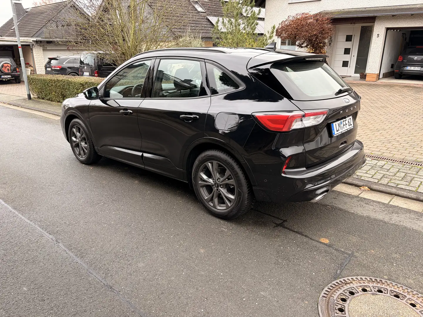 Ford Kuga Kuga Autom. AHK 2,1 to ST-Line,Body Styling, Marti Schwarz - 2