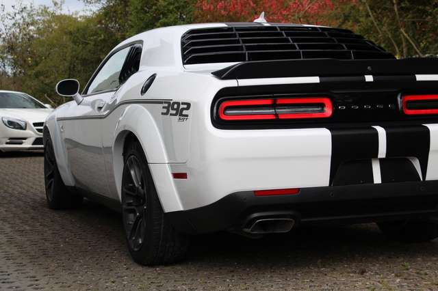 Imagine Dodge Challenger 6.4 V8 ScatPack Widebody /Alpine