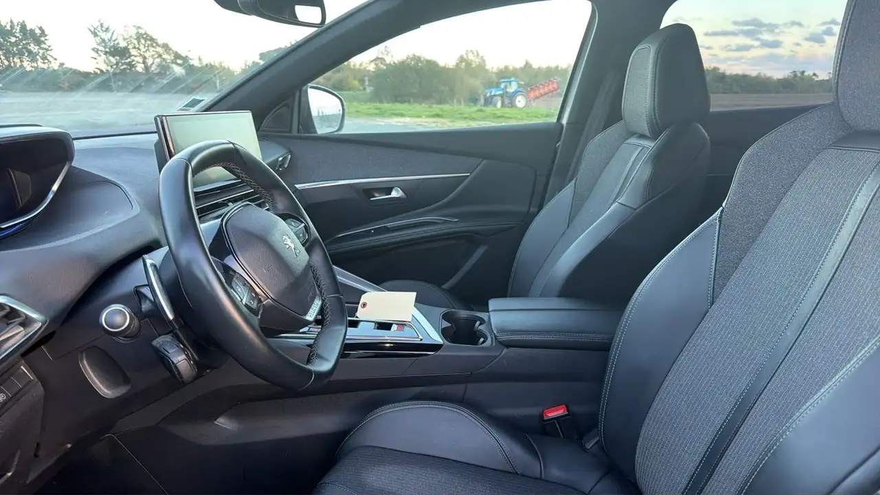 Peugeot 3008 3008 Plug-In Hybrid — photo 27