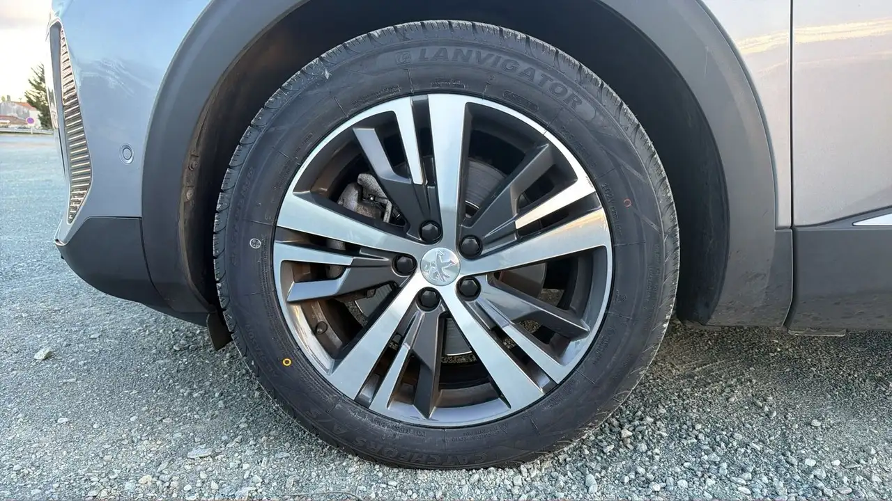Peugeot 3008 3008 Plug-In Hybrid — photo 18