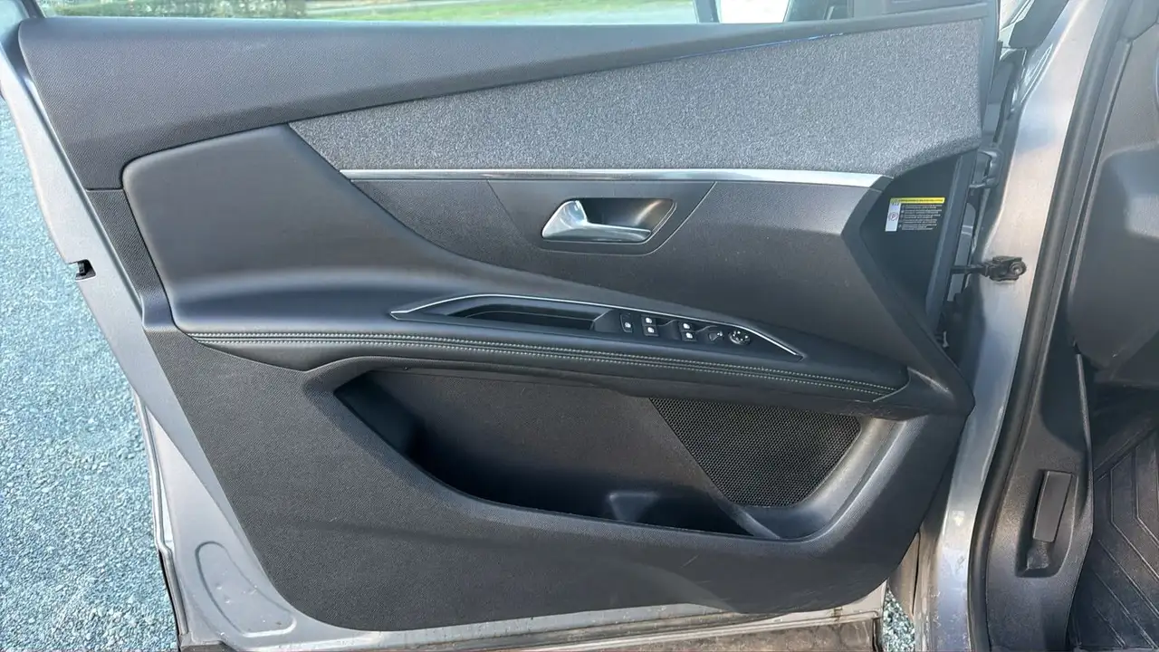 Peugeot 3008 3008 Plug-In Hybrid — photo 7