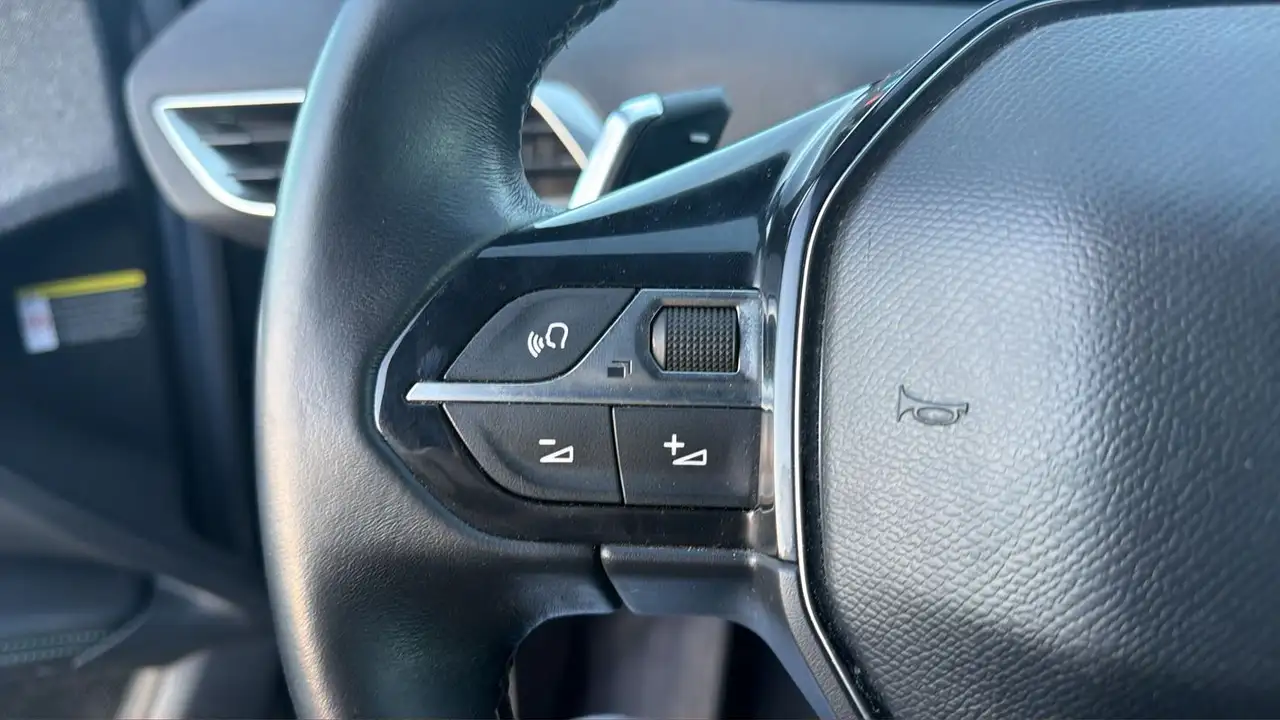 Peugeot 3008 3008 Plug-In Hybrid — photo 29