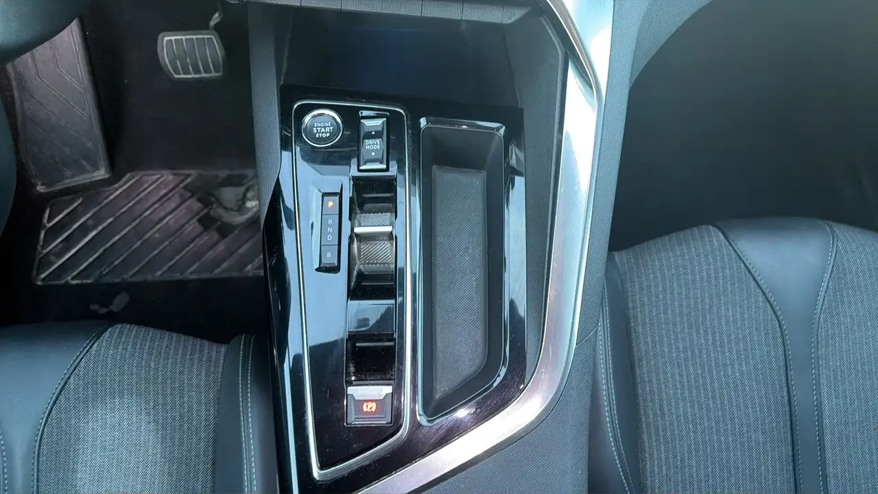 Peugeot 3008 3008 Plug-In Hybrid — photo 26