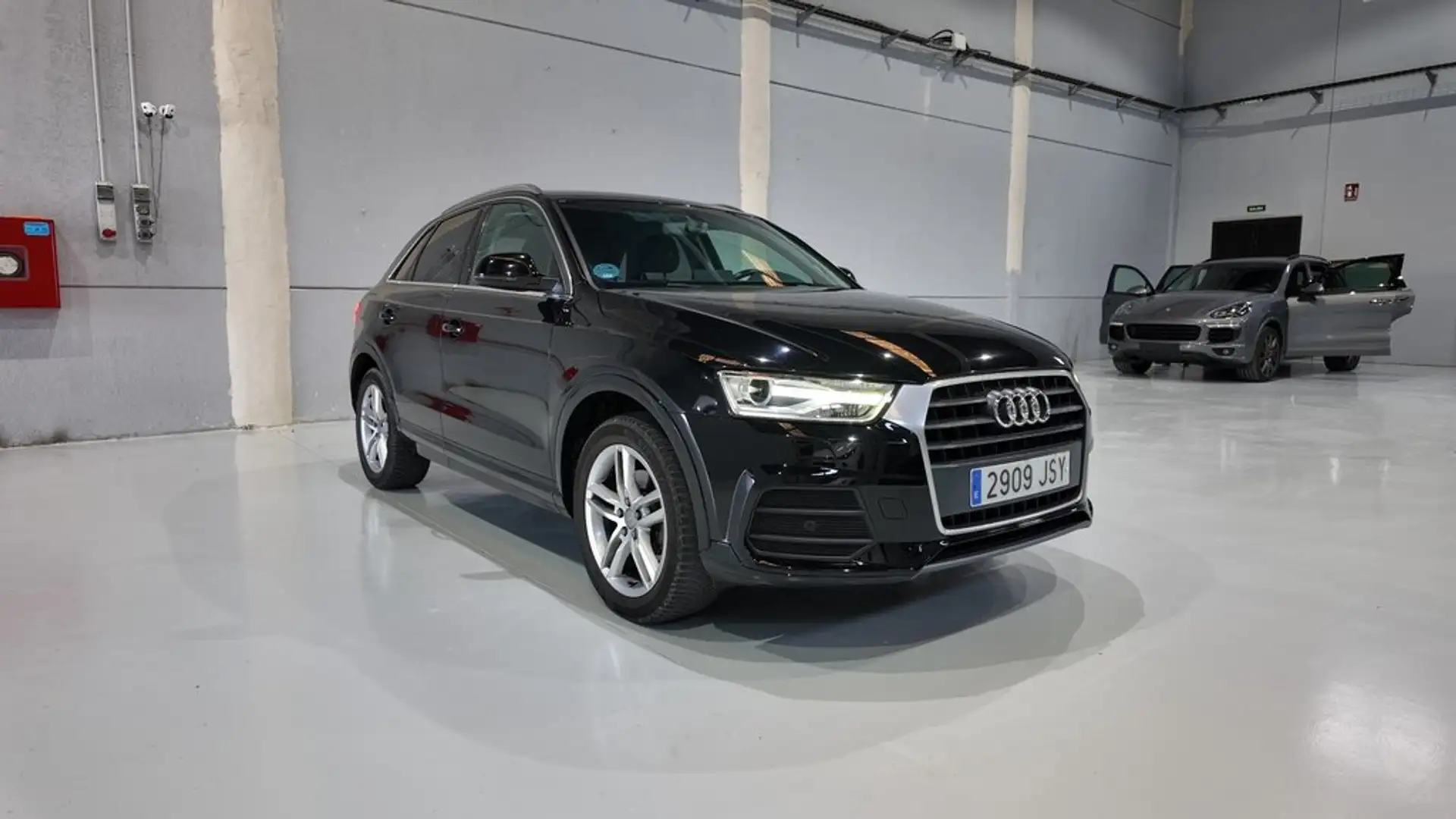 Audi Q3 2.0 TDI 150CV Negro - 1