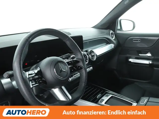 Mercedes-Benz GLB view 11