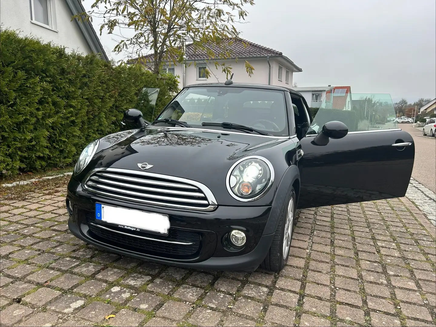 MINI Cooper D Cabrio Mini Cooper D Cabrio Aut. Highgate Schwarz - 1