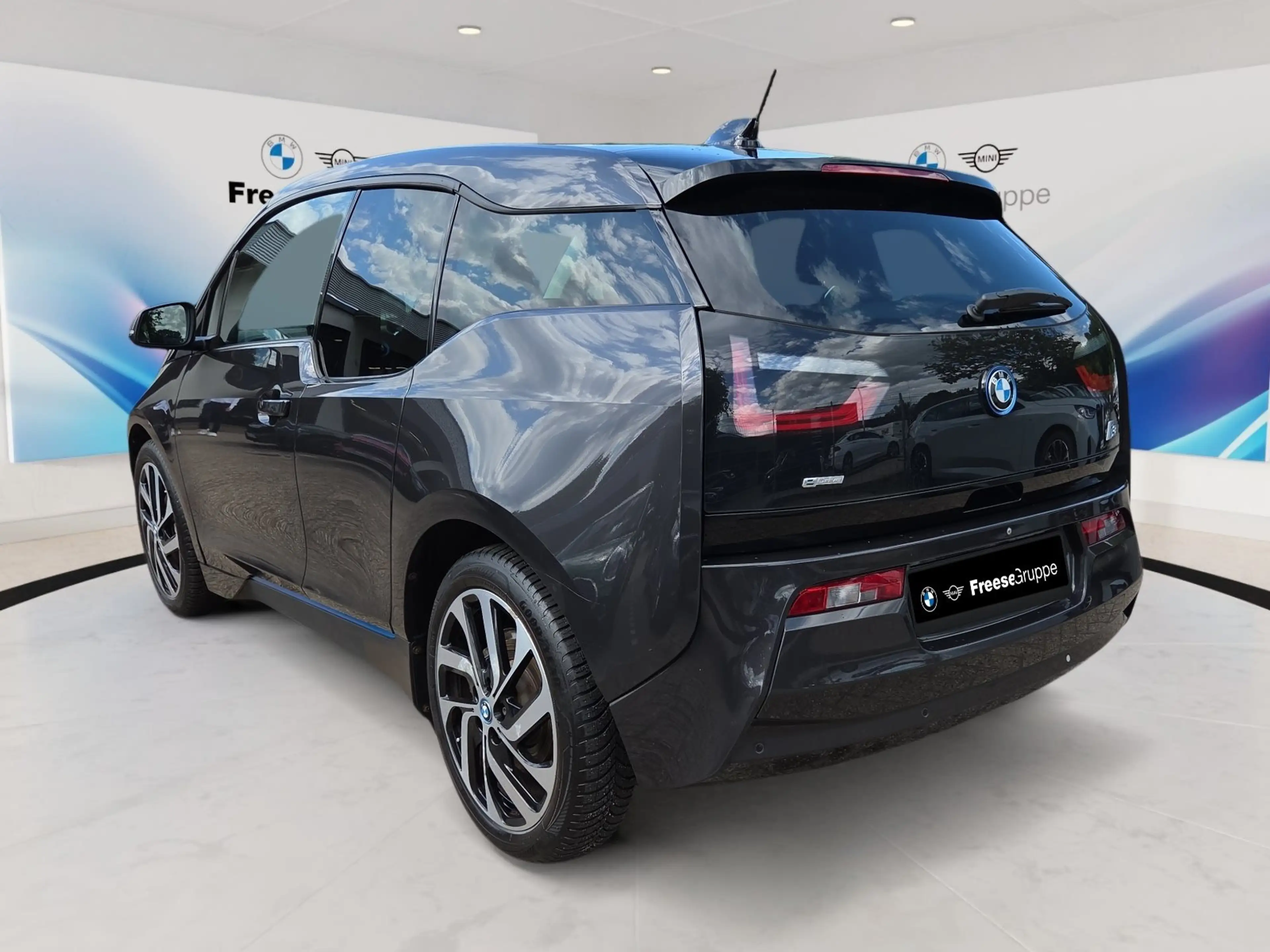 BMW i3 STANDHZ RFK LED SHZ TEMPOMAT ABS ALU ESP Navi — photo 4