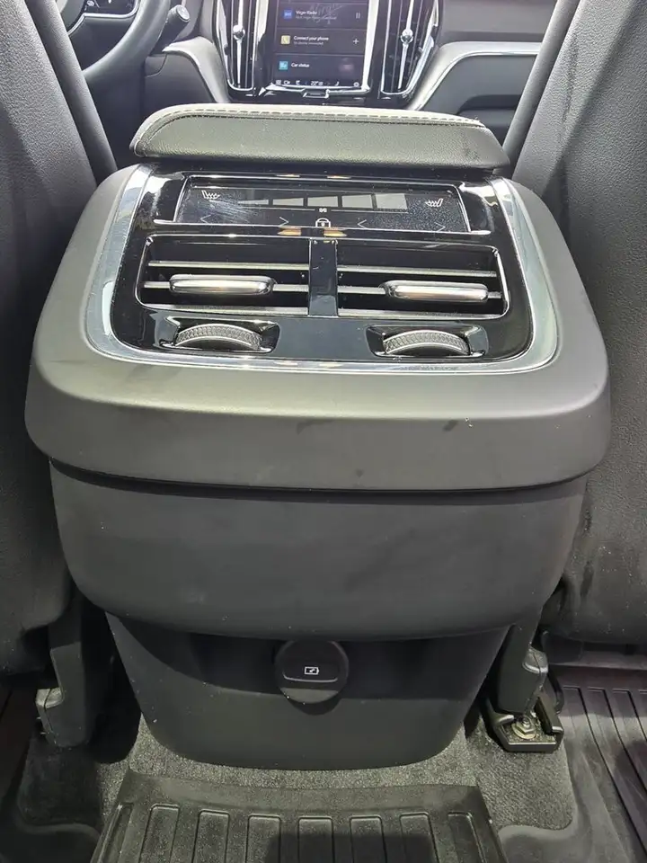 Volvo XC60 снимка Volvo XC60