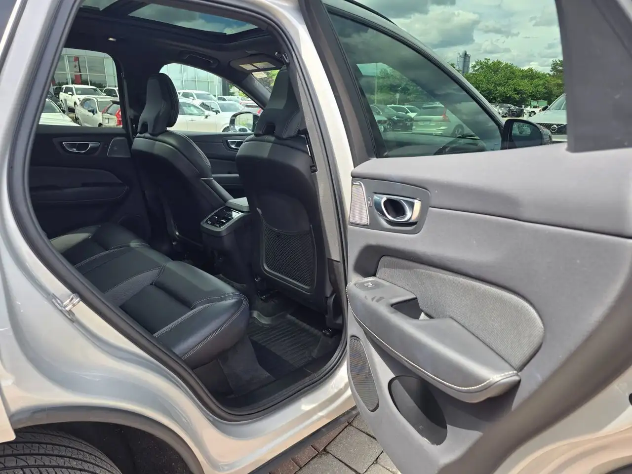 Volvo XC60 снимка Volvo XC60