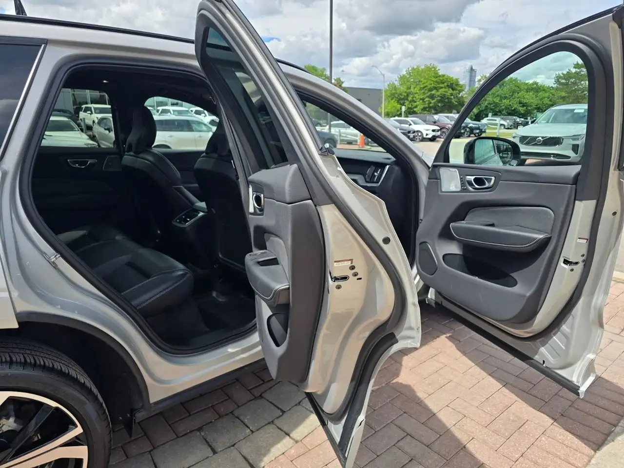 Volvo XC60 снимка Volvo XC60