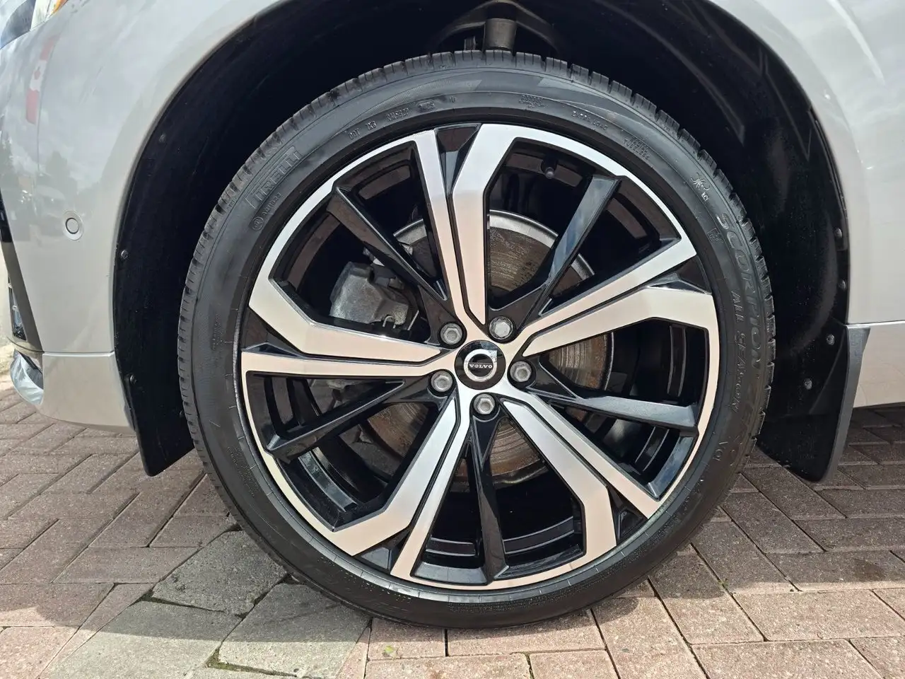 Volvo XC60 снимка Volvo XC60