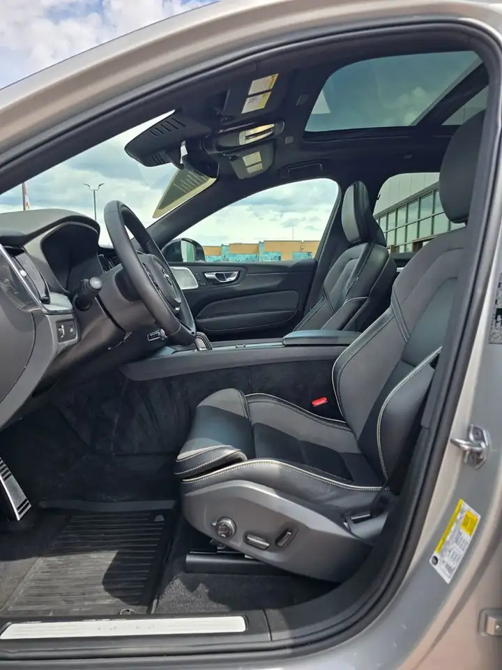 Volvo XC60 снимка Volvo XC60