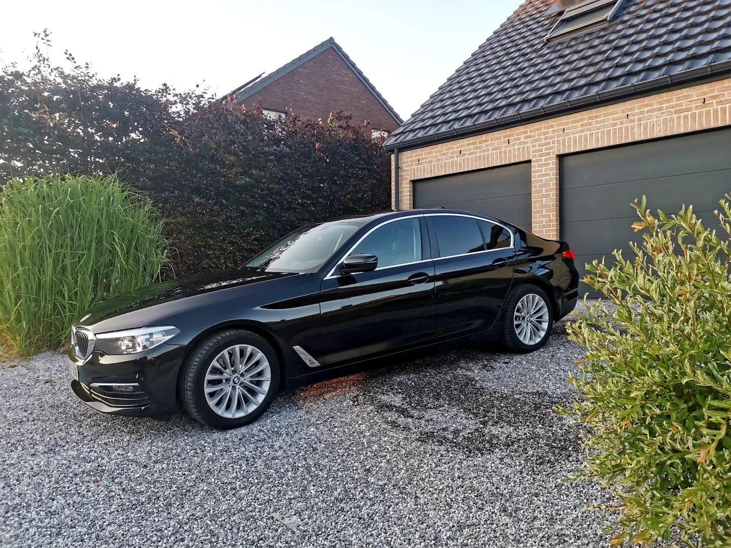 BMW 518 d TO CUIR VIRTUAL COCKPIT ECLAIRAGE AMBIANT Zwart - 2