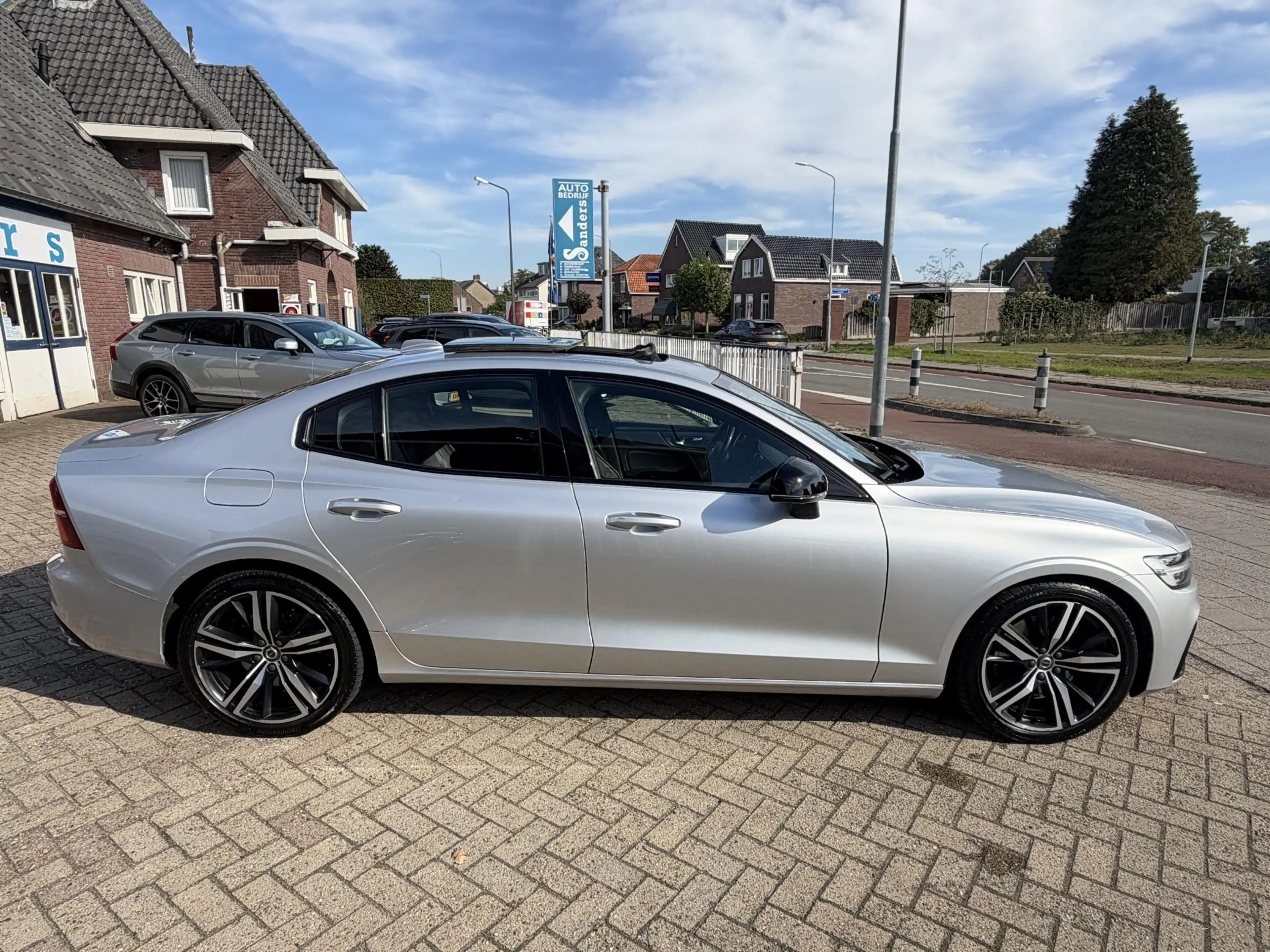 Volvo S60 2.0 T6 Recharge AWD — photo 7
