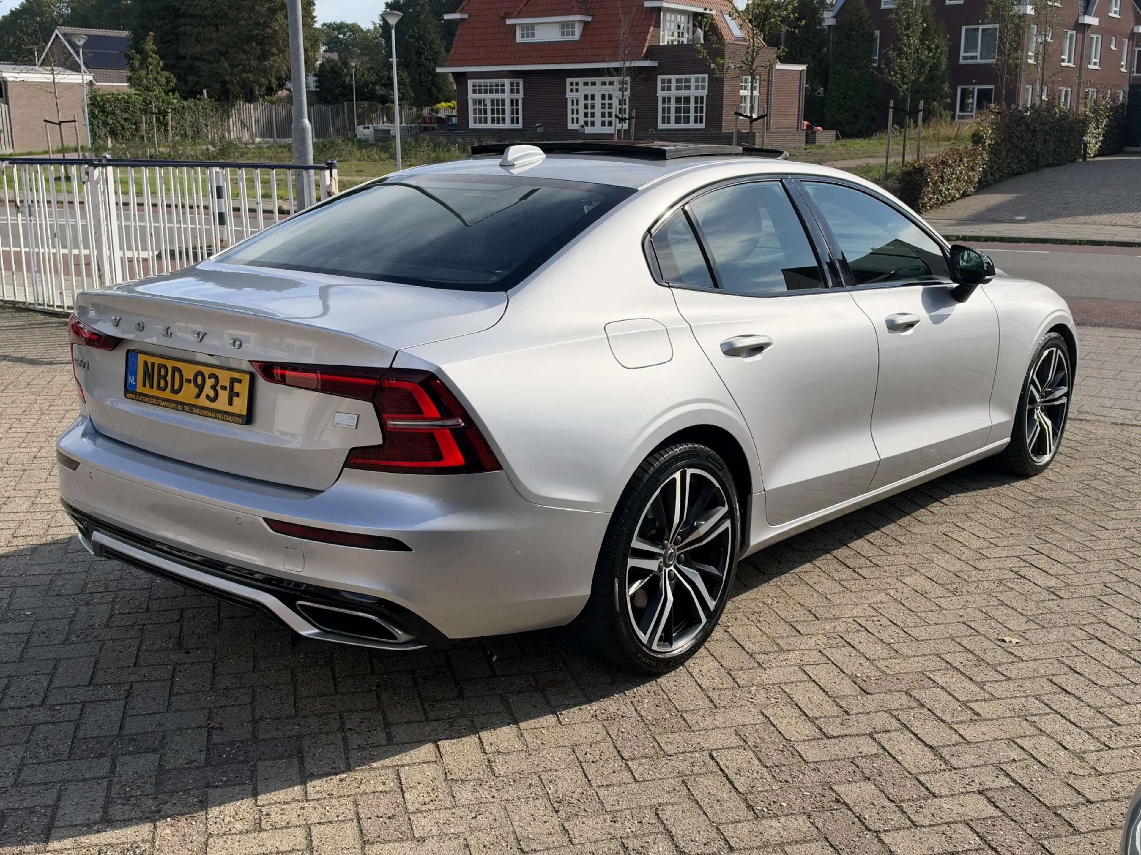 Volvo S60 2.0 T6 Recharge AWD — photo 6