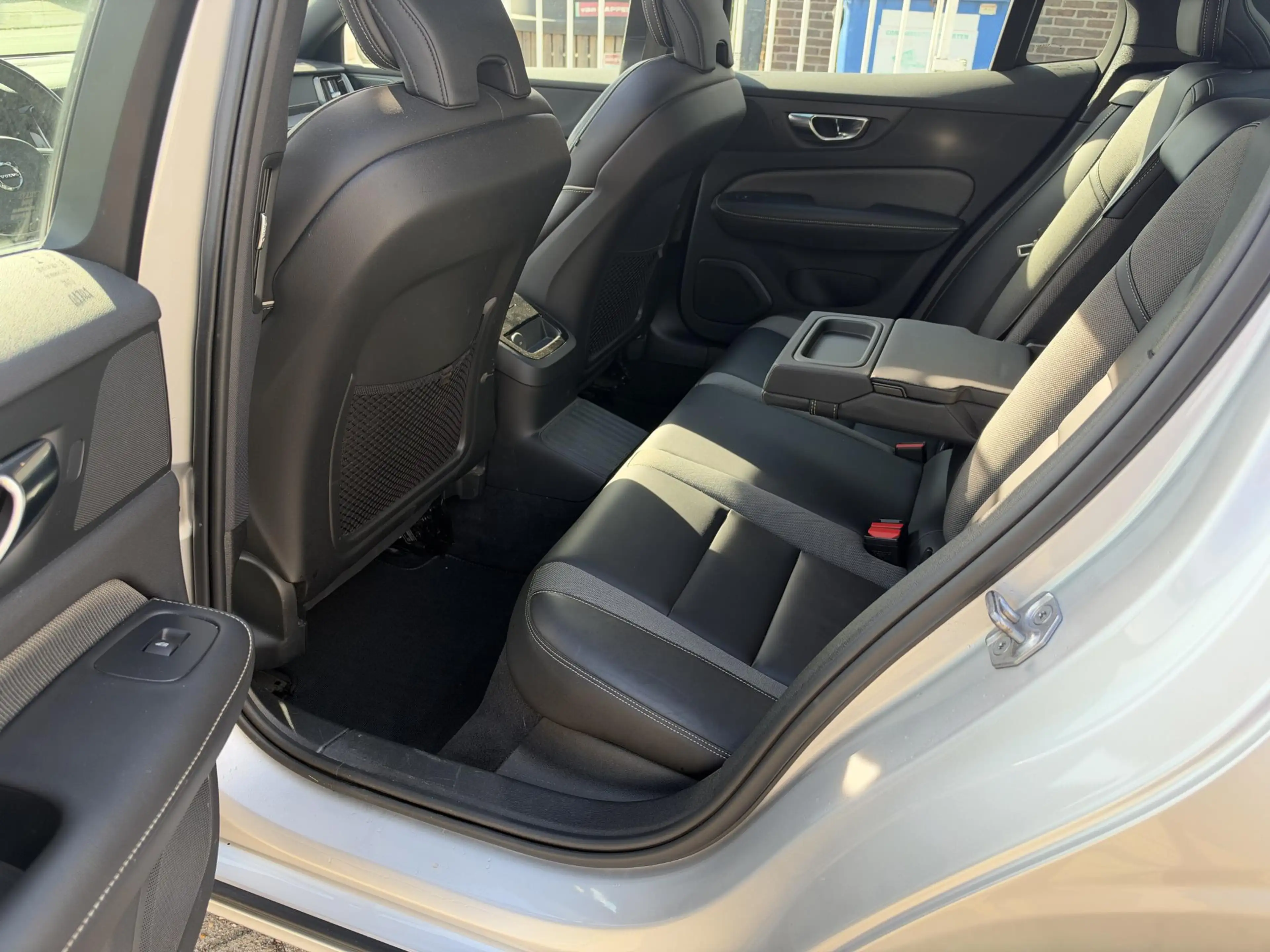 Volvo S60 2.0 T6 Recharge AWD — photo 13