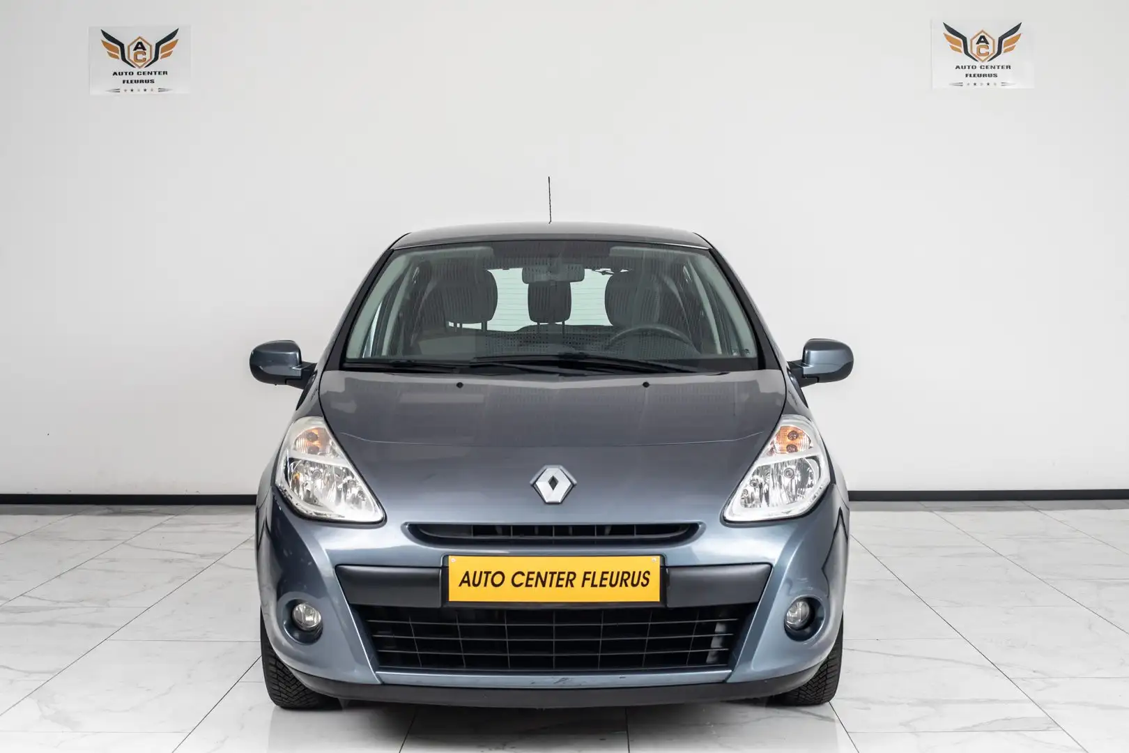 Renault Clio 1.2 Essence Blau - 2