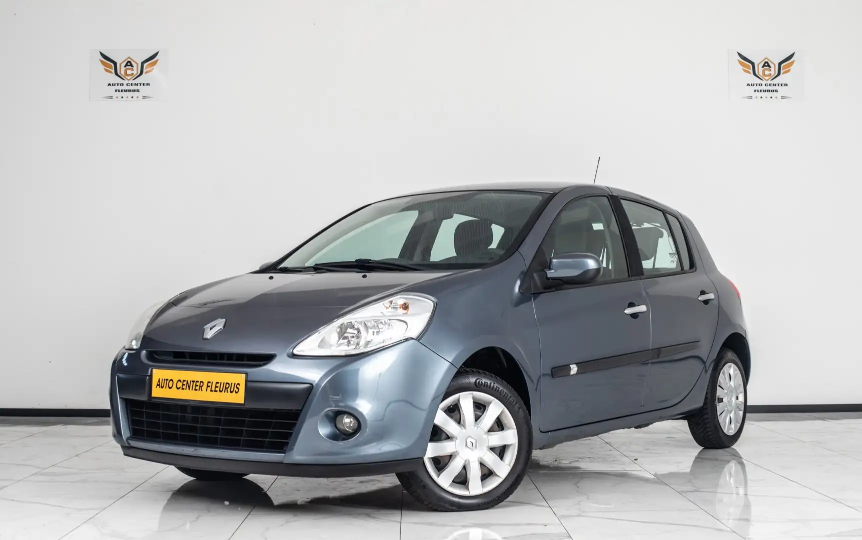 Renault Clio 1.2 Essence Blau - 1