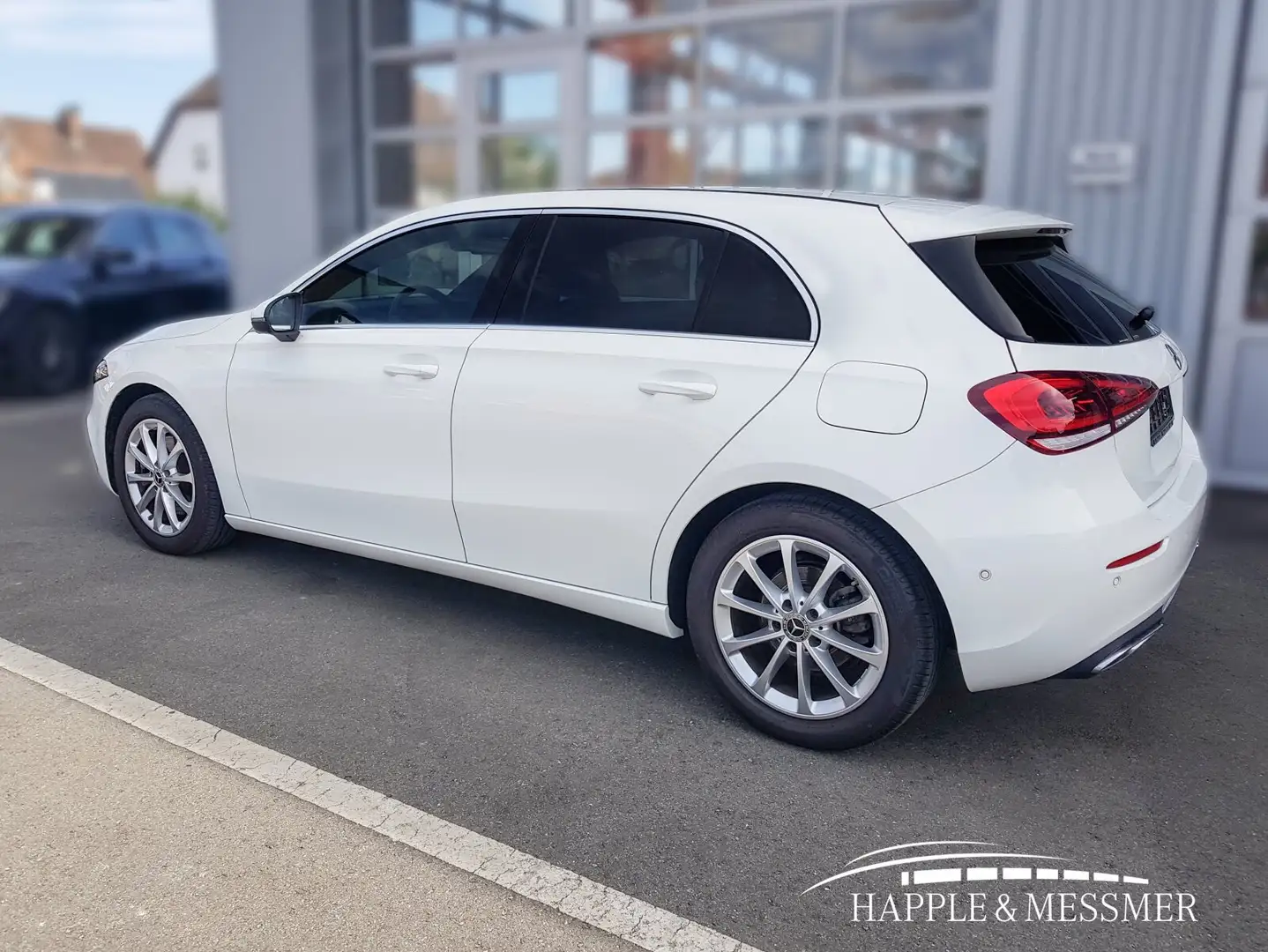Mercedes-Benz A 220 A 220 d Kompaktlimousine Progressive/AHK/LED Klima Weiß - 2