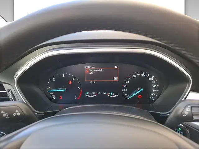 Ford Focus view 8