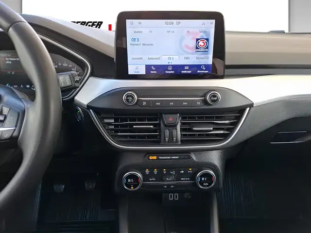 Ford Focus view 9