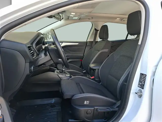 Ford Focus view 11
