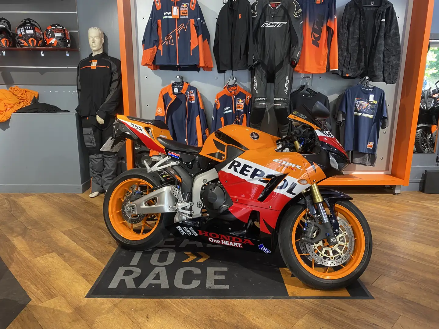 Honda CBR 600 Orange - 1