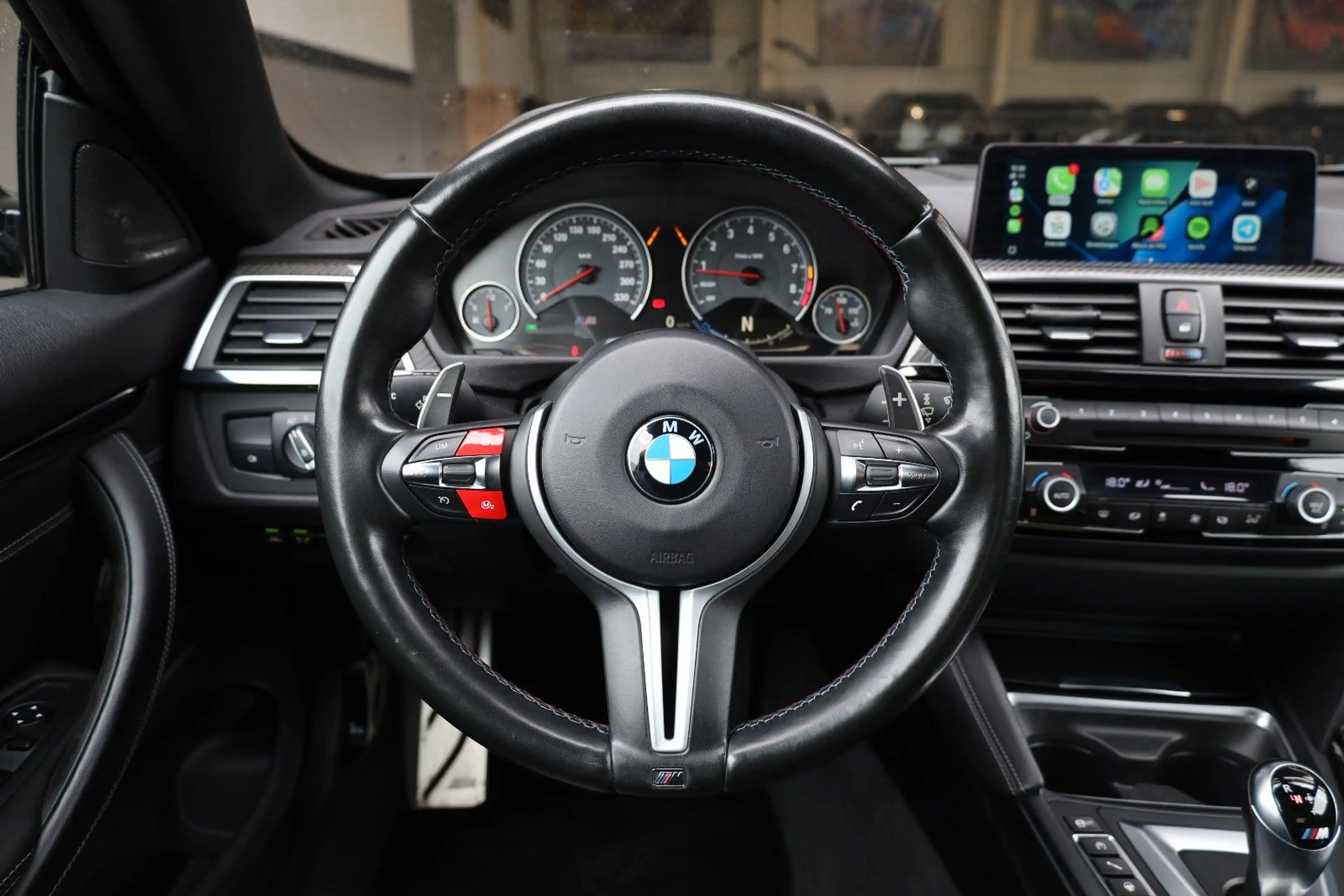 BMW M4 Cabrio/360*/HUD/HK/Airscarf/APPLE/SHZ/LHZ/R20 — photo 12