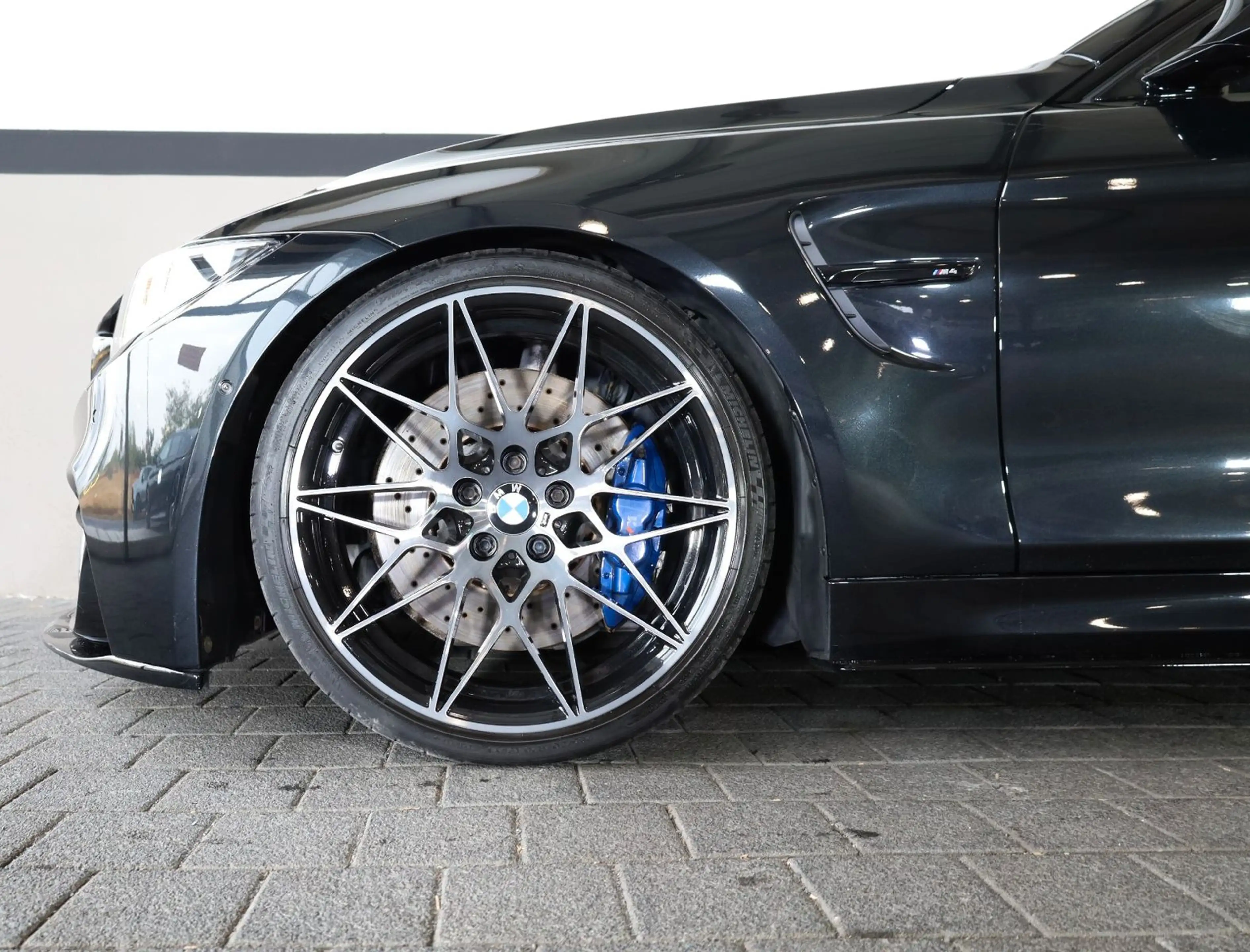 BMW M4 Cabrio/360*/HUD/HK/Airscarf/APPLE/SHZ/LHZ/R20 — photo 4